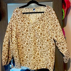 Old navy size large blouse! Never been worn.